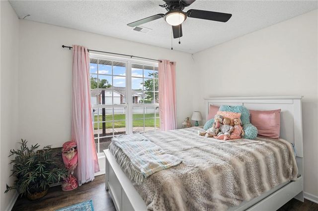 727 Country Lane, Raymore, MO 64083