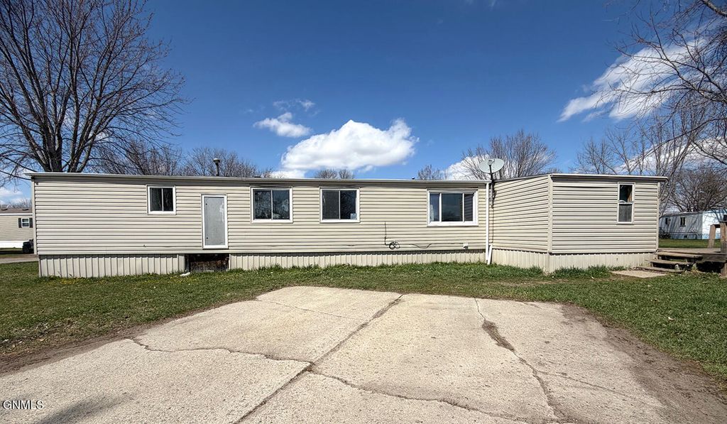 130 Northland, Jamestown, ND 58401