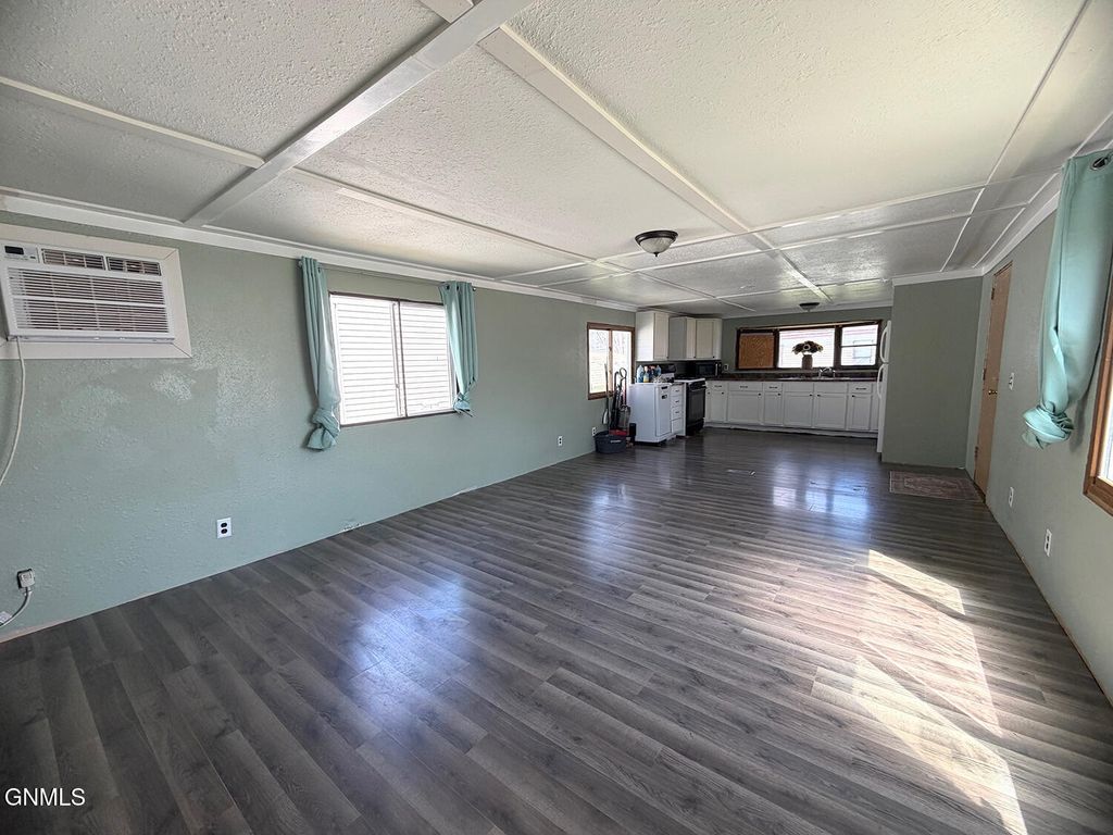130 Northland, Jamestown, ND 58401 photo 4