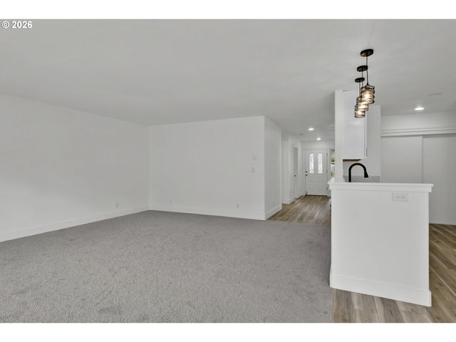 9 WATERFORD DOWNS, Florence, OR 97439