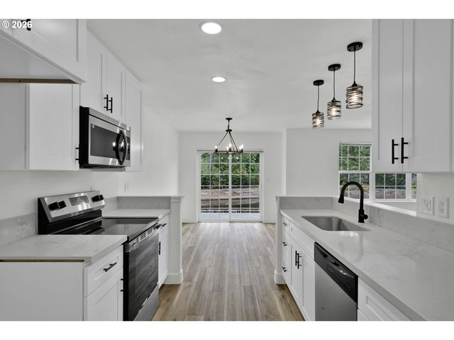 9 WATERFORD DOWNS, Florence, OR 97439