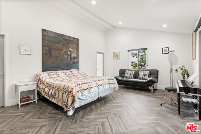 8912 Yorktown Avenue, Los Angeles, CA 90045