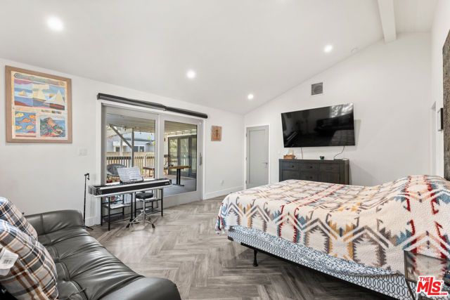 8912 Yorktown Avenue, Los Angeles, CA 90045