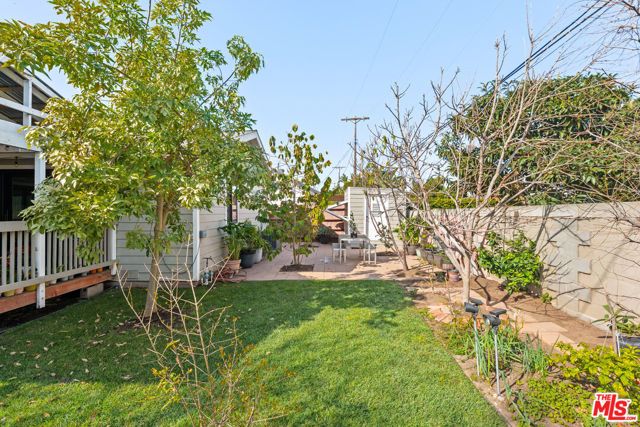 8912 Yorktown Avenue, Los Angeles, CA 90045