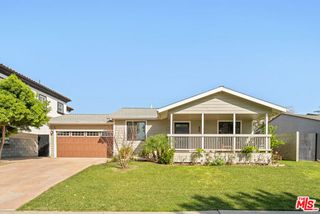 8912 Yorktown Avenue, Los Angeles, CA 90045