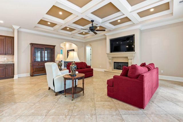 909 Bluffview Dr., Myrtle Beach, SC 29579