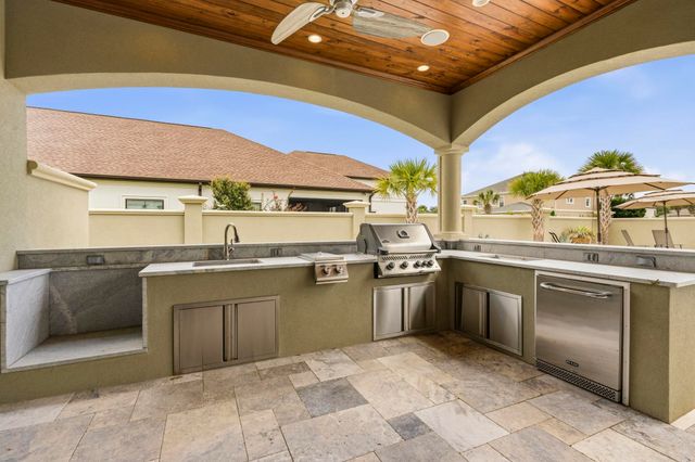 909 Bluffview Dr., Myrtle Beach, SC 29579