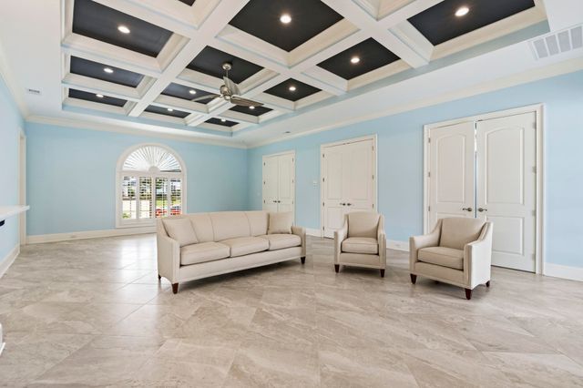909 Bluffview Dr., Myrtle Beach, SC 29579