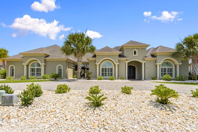 909 Bluffview Dr., Myrtle Beach, SC 29579