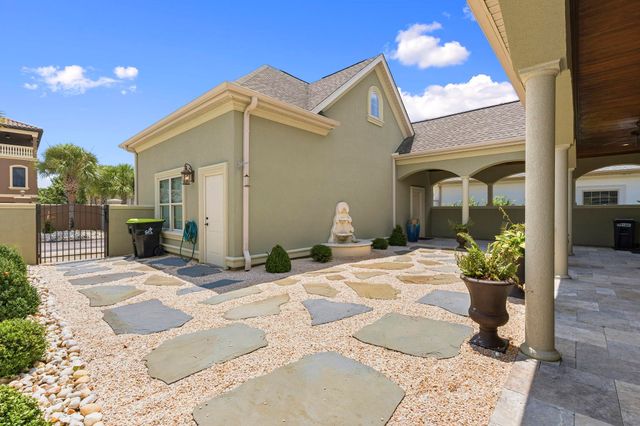 909 Bluffview Dr., Myrtle Beach, SC 29579
