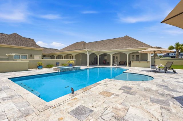 909 Bluffview Dr., Myrtle Beach, SC 29579