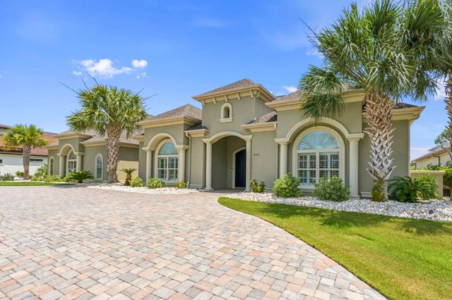 909 Bluffview Dr., Myrtle Beach, SC 29579