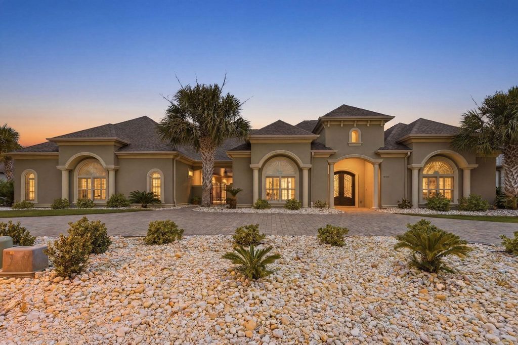909 Bluffview Dr., Myrtle Beach, SC 29579