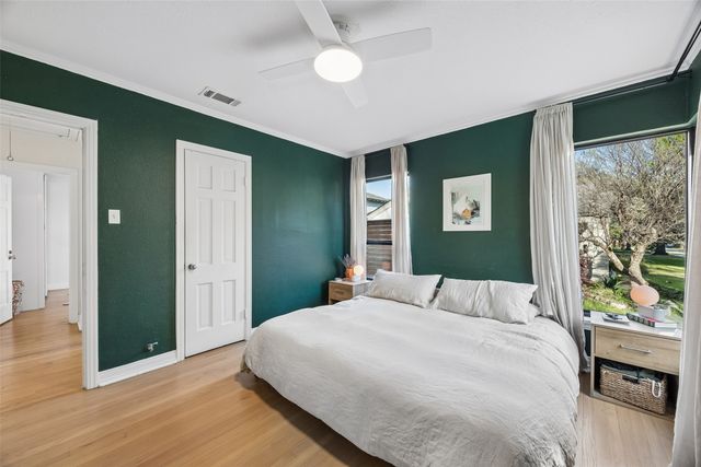 2155 Barberry Drive, Dallas, TX 75211