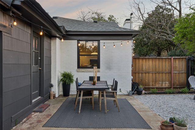 2155 Barberry Drive, Dallas, TX 75211