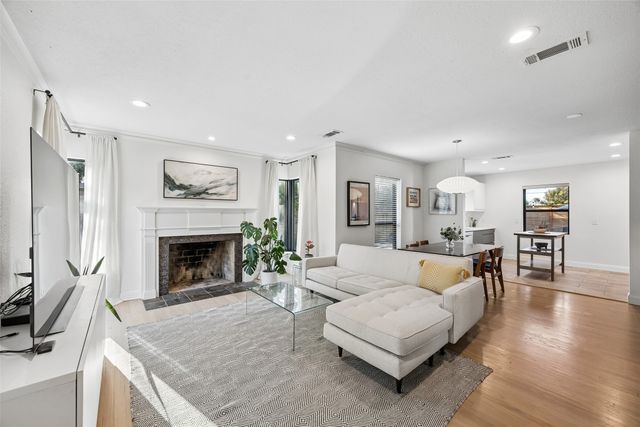 2155 Barberry Drive, Dallas, TX 75211