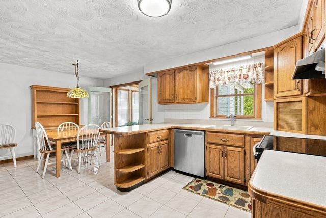 36 Pine Street, Berkley, MA 02779
