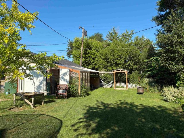 203 SE 3rd Ave, Mohall, ND 58761