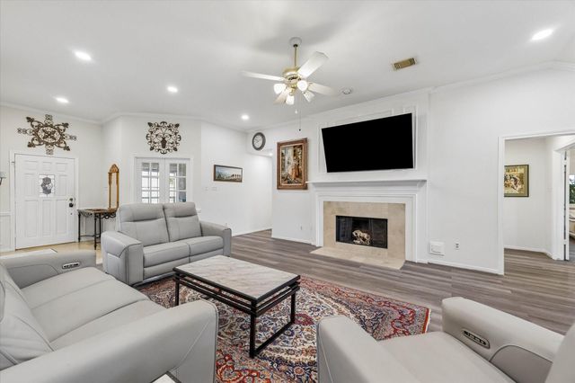 7615 Clover Canyon Circle, Houston, TX 77095