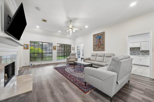 7615 Clover Canyon Circle, Houston, TX 77095