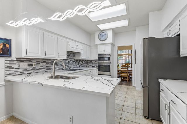 7615 Clover Canyon Circle, Houston, TX 77095