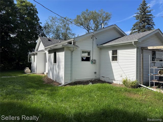 7230 N McKinley Road, Flushing Charter Township, MI 48433