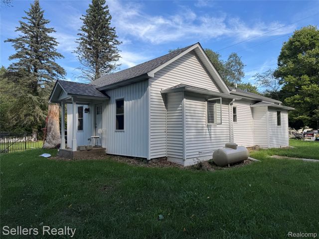 7230 N McKinley Road, Flushing Charter Township, MI 48433
