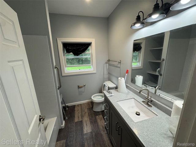 7230 N McKinley Road, Flushing Charter Township, MI 48433