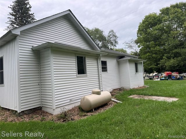 7230 N McKinley Road, Flushing Charter Township, MI 48433