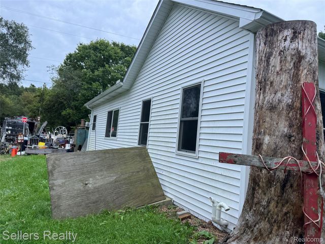 7230 N McKinley Road, Flushing Charter Township, MI 48433
