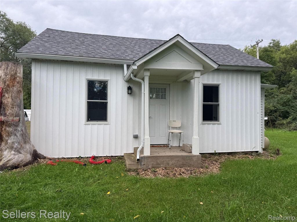7230 N McKinley Road, Flushing Charter Township, MI 48433