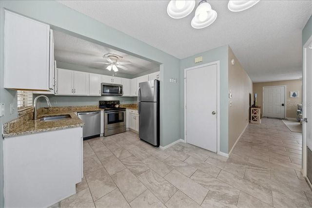 8877 SW 96TH STREET B, Ocala, FL 34481