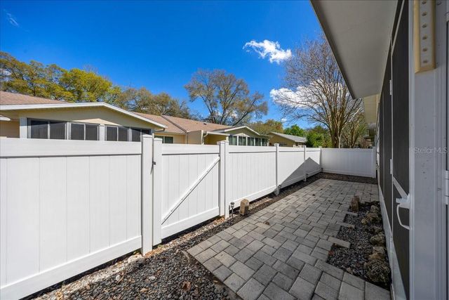 8877 SW 96TH STREET B, Ocala, FL 34481