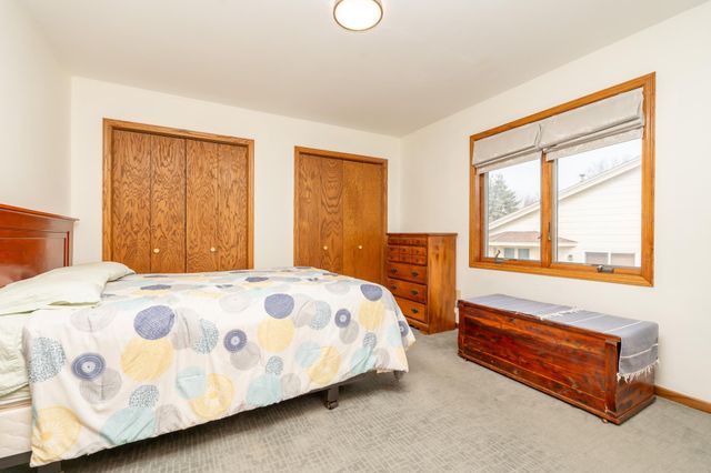 1817 Ruby Circle, Shakopee, MN 55379