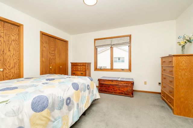 1817 Ruby Circle, Shakopee, MN 55379