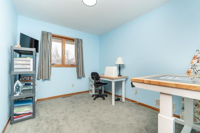 1817 Ruby Circle, Shakopee, MN 55379