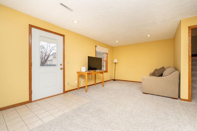 1817 Ruby Circle, Shakopee, MN 55379