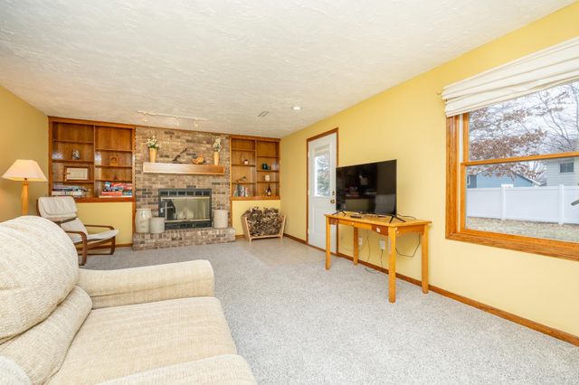 1817 Ruby Circle, Shakopee, MN 55379