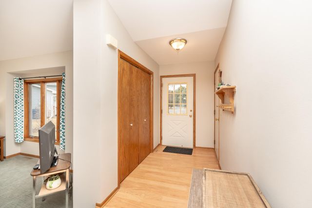 1817 Ruby Circle, Shakopee, MN 55379