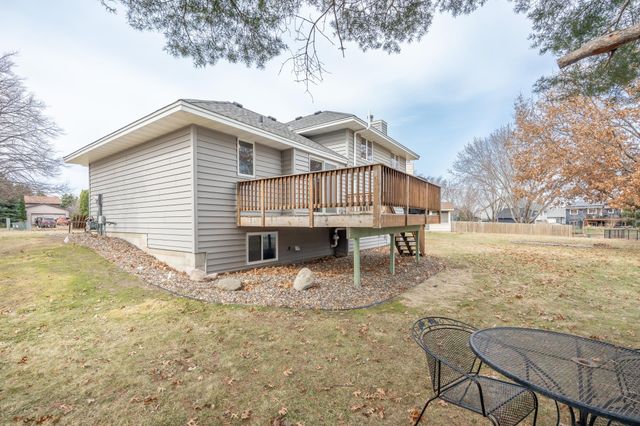 1817 Ruby Circle, Shakopee, MN 55379