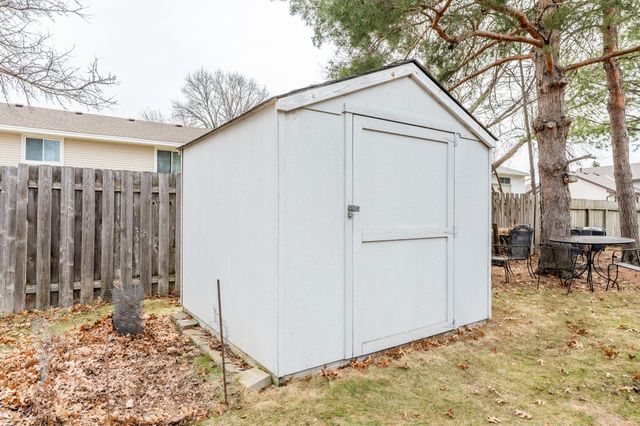 1817 Ruby Circle, Shakopee, MN 55379