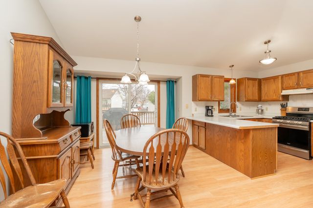 1817 Ruby Circle, Shakopee, MN 55379