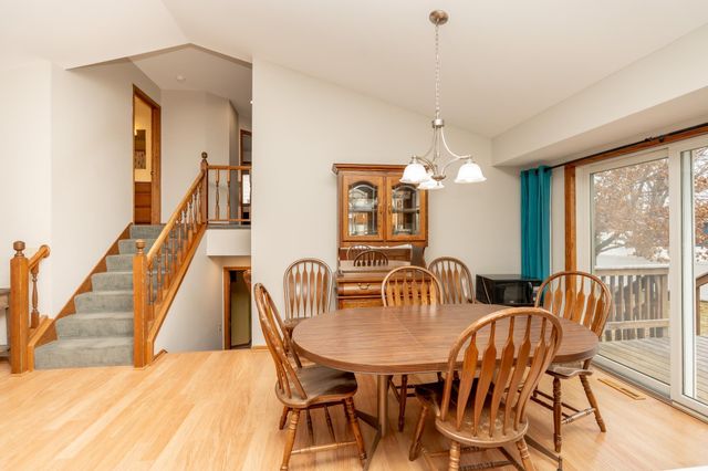 1817 Ruby Circle, Shakopee, MN 55379