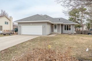 1817 Ruby Circle, Shakopee, MN 55379