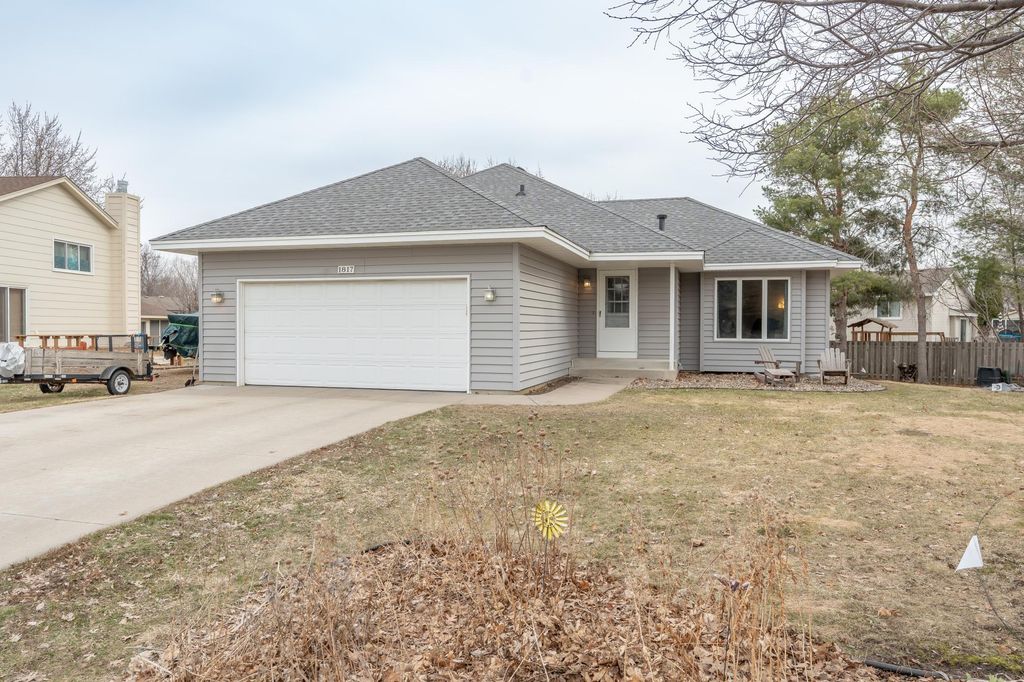 1817 Ruby Circle, Shakopee, MN 55379