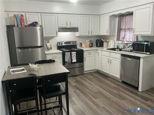 1108 Highland Meadow Ct, Highland Springs, VA 23223