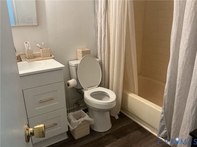 1108 Highland Meadow Ct, Highland Springs, VA 23223