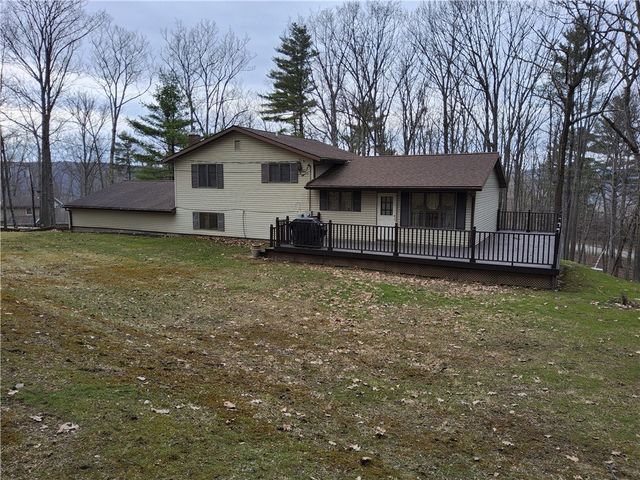 6722 Pheasant Ln, Bath, NY 14810