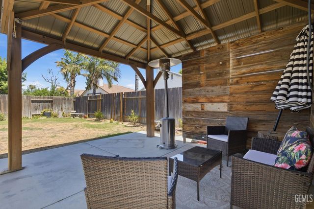 9115 Green Bank Street, Bakersfield, CA 93312