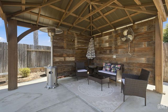9115 Green Bank Street, Bakersfield, CA 93312